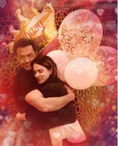 ਬੌਬੀ ਦਿਓਲ ਅਤੇ ਸੰਨੀ ਦਿਓਲ ਕਈ ਫ਼ਿਲਮਾਂ ਵਿੱਚ ਇਕੱਠੇ ਨਜ਼ਰ ਆ ਚੁੱਕੇ ਹਨ। ਜਿਨ੍ਹਾਂ 'ਚ 