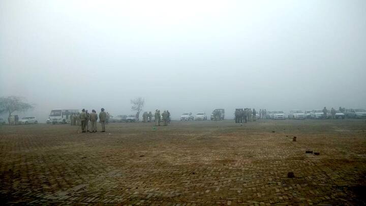 ਵਿੱਕੀ ਗੌਂਡਰ ਦੇ ਸਸਕਾਰ ਮੌਕੇ ਚੱਪੇ-ਚੱਪੇ 'ਤੇ ਪੁਲਿਸ ਦਾ ਪਹਿਰਾ ਹੈ। ਥੋੜ੍ਹੀ ਦੇਰ ਵਿੱਚ ਵਿੱਕੀ ਗੌਂਡਰ ਦਾ ਦਾਹ ਸੰਸਕਾਰ ਕੀਤਾ ਜਾਵੇਗਾ।