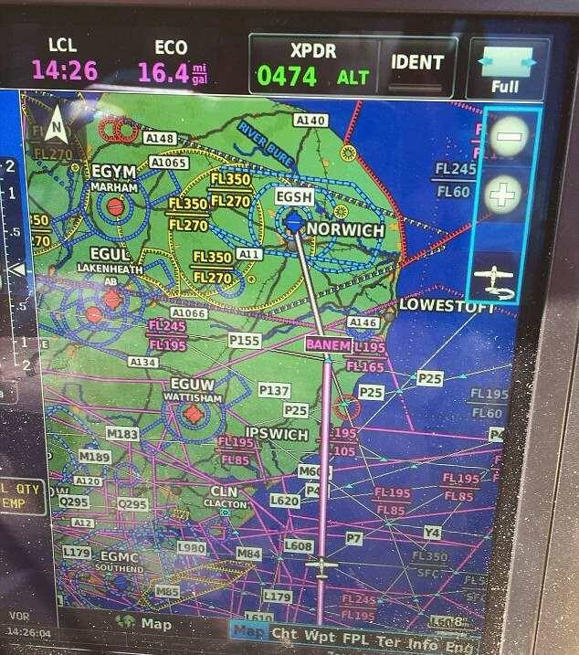 ਦੋਵੇਂ ਮੀਆਂ-ਬੀਵੀ ਸੇਵਾਮੁਕਤ ਹਨ ਤੇ ਆਪਣੀ ਬਿਰਧ ਅਵਸਥਾ ਵਿੱਚ 23 ਦੇਸ਼ਾਂ ਦੇ 43 ਹਵਾਈ ਅੱਡਿਆਂ ਵਿੱਚ ਆਪਣੇ ਹੀ ਬਣਾਏ ਜਹਾਜ਼ ਨਾਲ ਉਤਰਨ ਦਾ ਰਿਕਾਰਡ ਕਾਇੰਮ ਕੀਤਾ। 