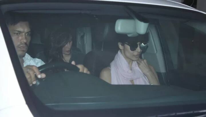 ਤੁਹਾਨੂੰ ਦੱਸ ਦੇਈਏ ਕਿ ਇੱਕ ਮੀਟਿੰਗ ਵਿੱਚੋਂ ਬਾਹਰ ਆਉਂਦੇ ਹੋਏ ਇਨ੍ਹਾਂ ਦੀਆਂ ਤਸਵੀਰਾਂ ਖਿੱਚੀਆਂ ਗਈਆਂ ਹਨ। 