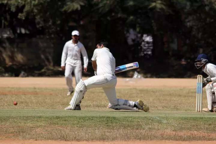 ਹਾਲਾਂਕਿ ਜੰਮੂ ਕਸ਼ਮੀਰ ਦੇ ਸਰਵਉੱਚ ਕ੍ਰਿਕੇਟਰ ਰਸੂਲ ਤੇ ਗੇਂਦਬਾਜ਼ ਉਮਰ ਨਜ਼ੀਰ ਨੂੰ ਇਸ ਵਾਰ ਆਈਪੀਐਲ ਨਿਲਾਮੀ ਵਿੱਚ ਕੋਈ ਖਰੀਦਦਾਰ ਨਹੀਂ ਮਿਲ ਸਕਿਆ। ਨਿਲਾਮੀ ਦੌਰਾਨ ਰਸੂਲ ਲਈ ਇੱਕ ਬੋਲੀ ਵੀ ਨਹੀਂ ਲੱਗੀ।