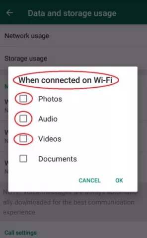 ਠੀਕ ਇਸੇ ਹੀ ਤਰ੍ਹਾਂ ਤੁਸੀਂ When connected On Wi-fi ਵਿਕਲਪ 'ਤੇ ਜਾ ਕੇ ਵੀ ਤਸਵੀਰਾਂ ਤੇ ਵੀਡੀਓਜ਼ 'ਤੇ ਰੋਕ ਲਾ ਸਕਦੇ ਹੋ। ਇੱਥੇ ਵੀ ਤੁਹਾਨੂੰ ਬੱਸ ਫੋਟੋ ਤੇ ਵੀਡੀਓ ਦੇ ਸਾਹਮਣੇ ਲੱਗੇ ਟਿੱਕ ਮਾਰਕ ਨੂੰ ਹਟਾਉਣਾ ਹੋਵੇਗਾ। 