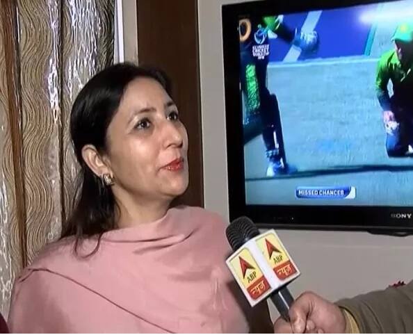 ਉੱਥੇ ਹੀ ਸ਼ੁਭਮਨ ਦੇ ਮਾਤਾ ਨੇ ਆਪਣੇ ਪੁੱਤ ਦੀ ਜਿੱਤ 'ਤੇ ਖੁਸ਼ੀ ਜ਼ਾਹਰ ਕਰਦਿਆਂ ਕਿਹਾ ਕਿ ਜਦੋਂ ਸ਼ੁਭਮਨ ਨੇ ਸੈਂਕੜਾ ਪੂਰਾ ਕੀਤਾ, ਉਨ੍ਹਾਂ ਨੂੰ ਉਦੋਂ ਹੀ ਅਹਿਸਾਸ ਹੋ ਗਿਆ ਸੀ ਕਿ ਭਾਰਤ ਨੇ ਮੈਚ ਜਿੱਤ ਲਿਆ ਹੈ ਤੇ ਹੁਣ ਟੀਮ ਫਾਈਨਲ ਵਿੱਚ ਜਾ ਰਹੀ ਹੈ। 