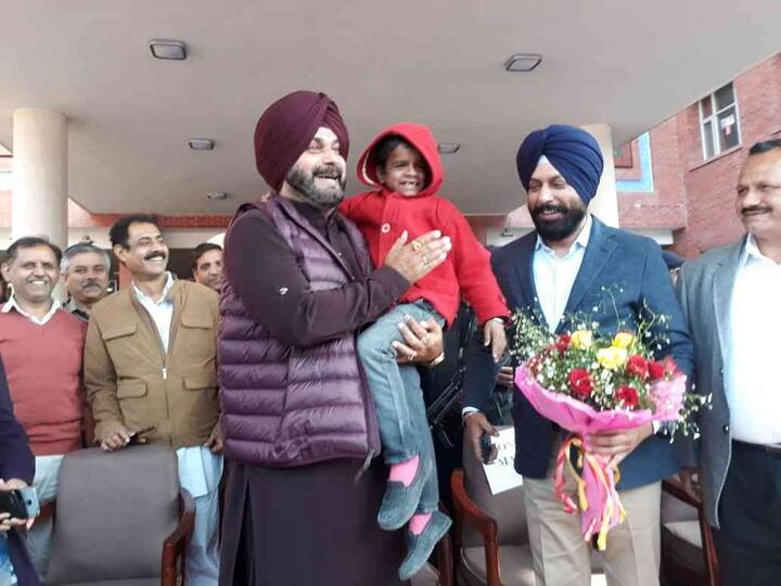 ਪਿਛਲੇ ਦਿਨੀਂ ਅੰਮ੍ਰਿਤਸਰ ਦੇ ਮੇਅਰ ਦੀ ਚੋਣ ਨੂੰ ਲੈ ਕੇ ਸਿੱਧੂ ਨੇ ਨਾਰਾਜ਼ਗੀ ਜਤਾਈ ਸੀ।