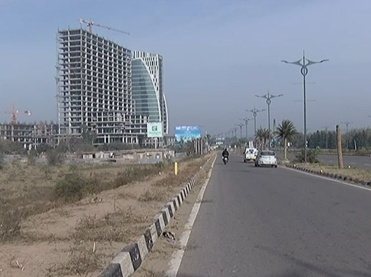 ਕੈਪਟਨ ਦੀ ਜ਼ਮੀਨ \'ਤੇ ਛਿੜਿਆ ਵਿਵਾਦ