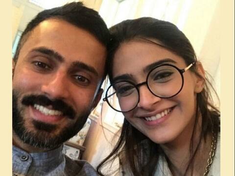ਸੋਨਮ ਵੱਲੋਂ ਆਨੰਦ ਅਹੂਜਾ ਨਾਲ ਵਿਆਹ ਦੀ ਤਿਆਰੀ ਸੋਨਮ ਵੱਲੋਂ ਆਨੰਦ ਅਹੂਜਾ ਨਾਲ ਵਿਆਹ ਦੀ ਤਿਆਰੀ
