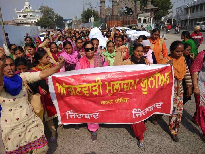 ਉਨ੍ਹਾਂ ਚੇਤਾਵਨੀ ਦਿੱਤੀ ਕਿ ਜੇਕਰ ਉਨ੍ਹਾਂ ਦੀਆਂ ਮੰਗਾਂ ਵੱਲ ਧਿਆਨ ਨਾ ਕੀਤਾ ਗਿਆ ਤਾਂ ਉਹ ਸੰਘਰਸ਼ ਹੋਰ ਤੇਜ਼ ਕਰ ਦੇਣਗੀਆਂ।