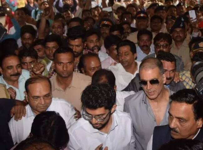 ਆਦਿੱਤਿਆ ਨੇ ਟਵੀਟ ਕਰ ਕੇ ਕਿਹਾ ਕਿ ਹਮੇਸ਼ਾ ਚੰਗੇ ਕੰਮਾਂ ਦੀ ਪ੍ਰੇਰਨਾ ਦੇਣ ਵਾਲੇ ਅਕਸ਼ੈ ਕੁਮਾਰ ਜੀ ਤੁਹਾਡਾ ਧੰਨਵਾਦ। (ਤਸਵੀਰਾਂ-ਮਾਨਵ ਮੰਗਲਾਨੀ)