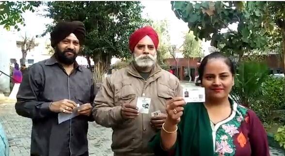 ਲੁਧਿਆਣਾ-ਨਗਰ ਨਿਗਮ ਲੁਧਿਆਣਾ ਦੀ ਚੋਣਾਂ ਵਿੱਚ ਲੋਕ ਬਾਰਸ਼ ਵਿੱਚ ਵੋਟਾਂ ਪਾਉਣ ਆ ਰਹੇ ਹਨ। ਨਗਰ ਪ੍ਰੀਸ਼ਦ ਜਗਰਾਉਂ ਤੇ ਪਾਇਲ ਦੇ ਇੱਕ -ਇੱਕ ਵਾਰਡ ਲਈ ਅੱਜ ਸਵੇਰੇ ਮਤਦਾਨ ਸ਼ੁਰੂ ਹੋਇਆ। ਜ਼ਿਲ੍ਹਾ ਪ੍ਰਸ਼ਾਸਨ ਚੋਣਾਂ ਨੂੰ ਪਾਰਦਰਸ਼ਤਾ, ਬਿਨਾ ਦਬਾਅ ਤੇ ਸ਼ਾਂਤੀਪੂਰਨ ਢੰਗ ਨਾਲ ਕਰਾਉਣਾ ਚਾਹੁੰਦੀ ਹੈ। ਲੁਧਿਆਣਾ ਵਿਚ 494 ਅਤੇ ਜਗਰਾਉਂ ਪਾਇਲ ਦੇ ਲਈ ਦੋ- ਦੋ ਉਮੀਦਵਾਰ ਚੋਣ ਮੈਦਾਨ ਵਿਚ ਹੈ।