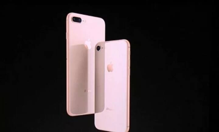 ਆਈਫੋਨ 8/8 ਪਲੱਸ: ਆਈਫੋਨ 8 ਦਾ 64GB 55,999 ਰੁਪਏ ਦਾ ਹੈ, ਪਰ ਇਸ ਸੇਲ 'ਚ 54,999 ਰੁਪਏ ਦਾ ਮਿਲੇਗਾ। ਇਸ ਸਮੇਂ, ਇਸ ਦੇ 256GB ਮਾਡਲ ਨੂੰ ਇਸ ਸੇਲ ਵਿੱਚ 69,999 ਰੁਪਏ ਰੱਖਿਆ ਗਿਆ ਹੈ।