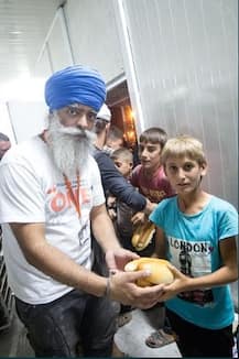 ਵਰ੍ਹਦੇ ਬੰਬਾਂ \'ਚ ਬੱਚਿਆਂ ਦੇ ਹੰਝੂ ਪੂੰਝਣ ਸੀਰੀਆ ਪਹੁੰਚਿਆ ਖਾਲਸਾ