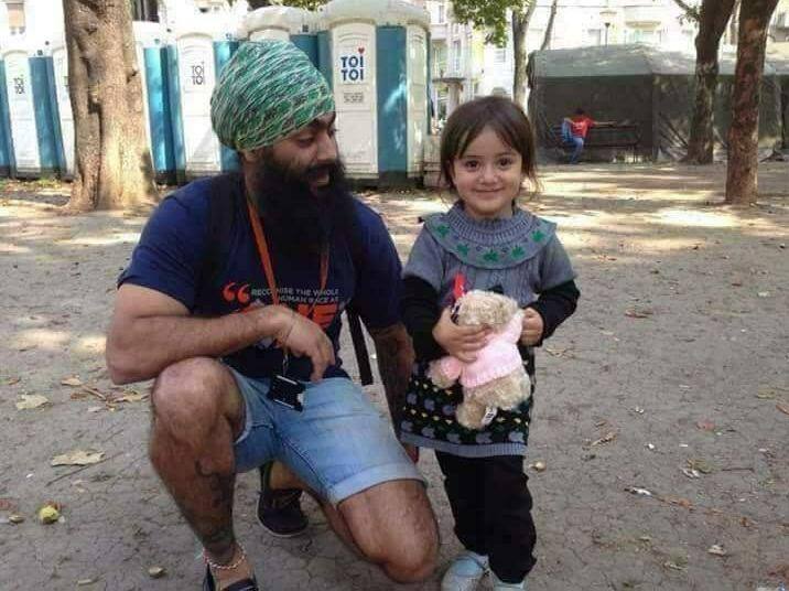 ਖਾਲਸਾ ਏਡ ਅੰਤਰਰਾਸ਼ਟਰੀ ਗੈਰ-ਮੁਨਾਫਾ ਸਹਾਇਤਾ ਤੇ ਰਾਹਤ ਸੰਗਠਨ ਦੀ ਸਥਾਪਨਾ ਸਿੱਖ ਅਸੂਲਾਂ, ਨਿਰਸਵਾਰਥ ਸੇਵਾ ਤੇ ਵਿਸ਼ਵ-ਵਿਆਪੀ ਪਿਆਰ ਦੇ ਅਧਾਰਤ ਹੈ। ਇਹ ਬਰਤਾਨਵੀ ਰਜਿਸਟਰਡ ਚੈਰਿਟੀ (#1080374) 1999 ਵਿੱਚ ਸਥਾਪਨਾ ਕੀਤੀ ਗਈ ਤੇ ਬਰਤਾਨੀਆ ਚੈਰਿਟੀ ਕਮਿਸ਼ਨ ਤੋਂ ਮਾਨਤਾ ਪ੍ਰਾਪਤ ਹੈ। 