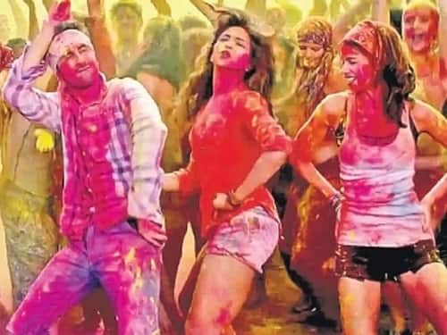 ਪਾਣੀ ਵੱਧ ਤੋਂ ਵੱਧ ਪੀਓ ਕਿਉਂਕਿ ਭੰਗ ਪੀਣ ਨਾਲ ਡੀਹਾਈਡ੍ਰੇਸ਼ਨ ਹੁੰਦੀ ਹੈ, ਜਿਸ ਨਾਲ ਗਲੇ ਸੁੱਕ ਜਾਂਦਾ ਹੈ।