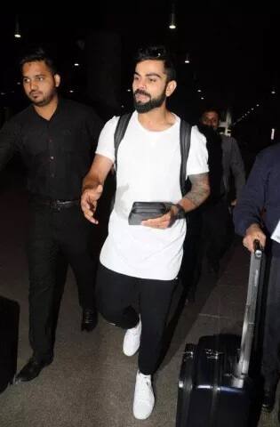 ਅਜਿਹੇ ਵਿੱਚ ਏਅਰਪੋਰਟ 'ਤੇ ਜਦੋਂ ਉਨ੍ਹਾਂ ਦੇ ਹੱਥ ਵਿੱਚ ਇਹ ਖਾਸ ਵਾਲੇਟ ਦੇਖਿਆ ਗਿਆ ਤਾਂ ਸਾਰਿਆਂ ਦੀਆਂ ਨਿਗਾਹਾਂ ਥੰਮ ਗਈਆਂ। ਵਿਰਾਟ ਨੂੰ Louis Vuitton Zippy XL ਬ੍ਰੈਂਡ ਦੇ ਬਟੂਏ ਨਾਲ ਵੇਖਿਆ ਗਿਆ। 
