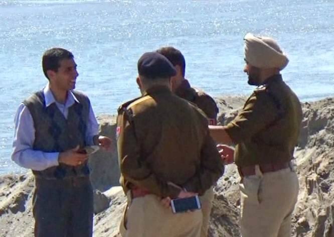 ਕੈਪਟਨ ਅਮਰਿੰਦਰ ਸਿੰਘ ਅੱਜ ਕਰਤਾਰਪੁਰ ਵਿੱਚ ਜੰਗ-ਏ-ਆਜ਼ਾਦੀ ਯਾਦਗਾਰ ਦੇ ਅਗਲੇ ਪੜਾਅ ਦਾ ਉਦਘਾਟਨ ਕਰਨ ਲਈ ਜਾ ਰਹੇ ਸਨ। 