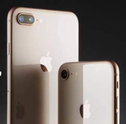 iPhone 8, iPhone 8 Plus: ਆਈਫ਼ੋਨ 8 ਦੇ 64 ਜੀ.ਬੀ. ਮਾਡਲ 'ਤੇ 9000 ਰੁਪਏ ਦੀ ਛੋਟ ਮਿਲ ਰਹੀ ਹੈ। ਇਸ ਤੋਂ ਬਾਅਦ ਇਹ ਫ਼ੋਨ 54,999 ਰੁਪਏ ਵਿੱਚ ਖਰੀਦਿਆ ਜਾ ਸਕਦਾ ਹੈ। 