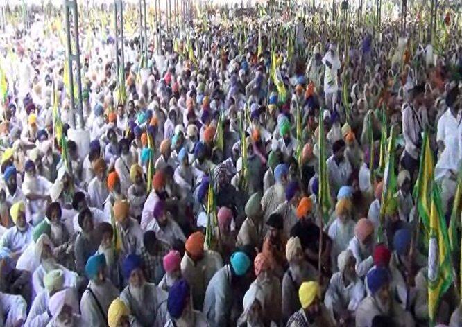 ਯੂਨੀਅਨ ਦੇ ਜਨਰਲ ਸਕੱਤਰ ਸੁਖਦੇਵ ਸਿੰਘ ਕੋਕਰੀ ਕਲਾਂ ਨੇ ਕਿਹਾ ਕਿ ਕੇਂਦਰ ਦੀ ਮੋਦੀ ਸਰਕਾਰ ਸਿਰਫ ਭਗਵਾ ਰਾਜਨੀਤੀ ਨੂੰ ਉਤਸ਼ਾਹਤ ਕਰ ਰਹੀ ਹੈ। ਉਨ੍ਹਾਂ ਕਿਹਾ ਕਿ ਮੋਦੀ ਨੇ ਵੋਟਾਂ ਵੇਲੇ ਕਿਸਾਨਾਂ ਨਾਲ ਵਾਅਦਾ ਕੀਤਾ ਸੀ ਕਿ ਕਿਸਾਨਾਂ ਨੂੰ ਡੇਢ ਗੁਣਾ ਲਾਭ ਦਿੱਤਾ ਜਾਵੇਗਾ ਪਰ ਹੁਣ ਬਜਟ ਵਿੱਚ ਸਿਰਫ 200 ਕਰੋੜ ਰੁਪਏ ਹੀ ਰੱਖਿਆ ਗਿਆ ਹੈ। 