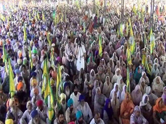 ਉਨ੍ਹਾਂ ਤਨਜ਼ ਕਰਦਿਆਂ ਕਿਹਾ ਕਿ ਇੰਨੇ ਪੈਸੇ ਨਾਲ ਤਾਂ ਪੰਜਾਬ ਦੇ ਇੱਕ ਜ਼ਿਲ੍ਹੇ ਦੀ ਖੇਤੀਯੋਗ ਜ਼ਮੀਨ ਵੀ ਖਰੀਦੀ ਨਹੀਂ ਜਾ ਸਕਦੀ ਤੇ ਪੂਰੇ ਦੇਸ਼ ਦੇ ਕਿਸਾਨਾਂ ਦਾ ਕਿਵੇਂ ਗੁਜ਼ਾਰਾ ਹੋਵੇਗਾ। 