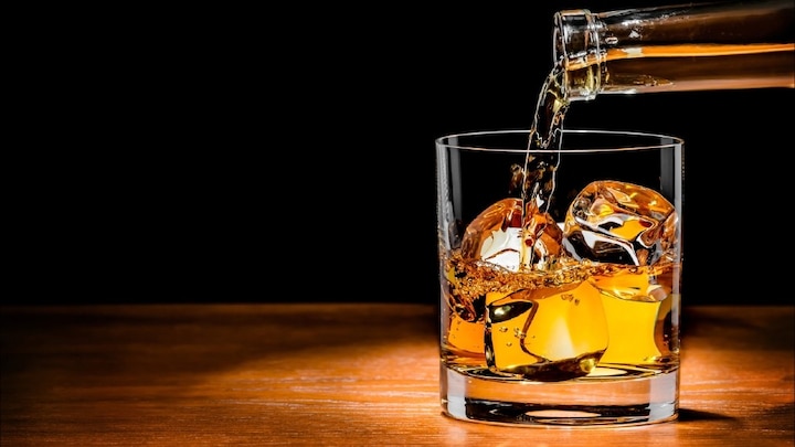 AAP's suggestion to Captain to stop illegal Sale of Liquor in state ਆਮ ਆਦਮੀ ਪਾਰਟੀ ਨੇ ਕੈਪਟਨ ਨੂੰ ਦੱਸੀ ਨਾਜਾਇਜ਼ ਸ਼ਰਾਬ ਰੋਕਣ ਦੀ ਤਰਕੀਬ