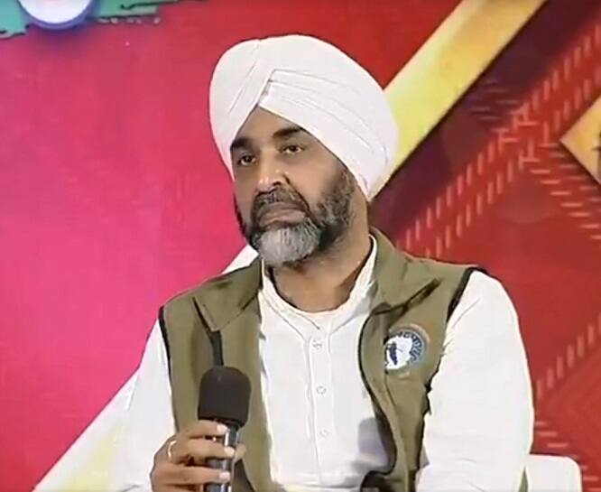 ਪੰਜਾਬ ਵਿੱਚ ਮੌਜੂਦਾ ਸਨਅਤ ਦੇ ਵਿਕਾਸ ਲਈ ਮਨਪ੍ਰੀਤ ਬਾਦਲ ਨੇ ਕਿਹਾ ਕਿ ਸਰਕਾਰ ਵਨ ਟਾਈਮ ਸੈਟਲਮੈਂਟ ਤਹਿਤ ਠੱਪ ਹੋਏ ਉਦਯੋਗਾਂ ਨੂੰ ਕਰਜ਼ ਦੀ ਅਦਾਇਗੀ ਕਰ ਦੇ ਮੁੜ ਤੋਂ ਸ਼ੁਰੂ ਹੋਣ ਲਈ ਮੌਕੇ ਪ੍ਰਦਾਨ ਕਰ ਰਹੀ ਹੈ। 