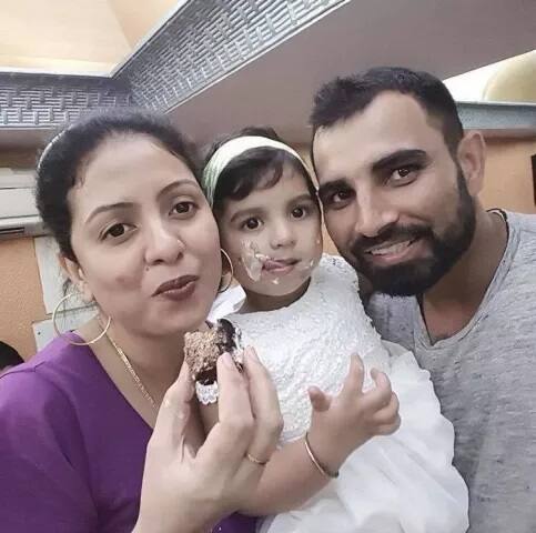 ਜਦ ਏਬੀਪੀ ਨਿਊਜ਼ ਨੇ ਇਹ ਸਵਾਲ ਕੀਤਾ ਕਿ ਹਸੀਨ ਤੇ ਸ਼ੰਮੀ ਦਰਮਿਆਨ ਕਿੰਨਾ ਕੁ ਪਿਆਰ ਸੀ ਤਾਂ ਉਨ੍ਹਾਂ ਤੁਰੰਤ ਦੱਸਿਆ ਕਿ ਪਾਪਾ ਮੰਮੀ ਨਾਲ ਬਹੁਤ ਪਿਆਰ ਕਰਦੇ ਹਨ ਤੇ ਮੰਮੀ ਵੀ ਬਹੁਤ ਪਿਆਰ ਕਰਦੀ ਹੈ। ਪਰ ਬਾਹਰ ਵਾਲੇ ਜੇਕਰ ਉਨ੍ਹਾਂ ਦਰਮਿਆਨ ਆਉਂਦੇ ਹਨ ਤਾਂ ਮੰਮੀ ਨੂੰ ਬਿਲਕੁਲ ਚੰਗਾ ਨਹੀਂ ਲੱਗਦਾ। ਵਾਰ ਵਾਰ ਉਹ (ਸ਼ੰਮੀ) ਬਾਹਰ ਵਾਲੇ ਨੂੰ ਅੰਦਰ ਲਿਆਉਂਦੇ ਹਨ ਤਾਂ ਇਸ ਲਈ ਮੰਮੀ ਕਹਿੰਦੀ ਹੈ ਕਿ ਬਾਹਰ ਵਾਲੇ ਨੂੰ ਅੰਦਰ ਨਾ ਲਿਆਓ। ਅਸੀਂ ਵਿੱਛੜ ਜਾਵਾਂਗੇ, ਪਰ ਪਾਪਾ ਉਹੀ ਕਰਦੇ ਹਨ ਜੋ ਮੰਮੀ ਸਹਿ ਨਹੀਂ ਸਕਦੀ।