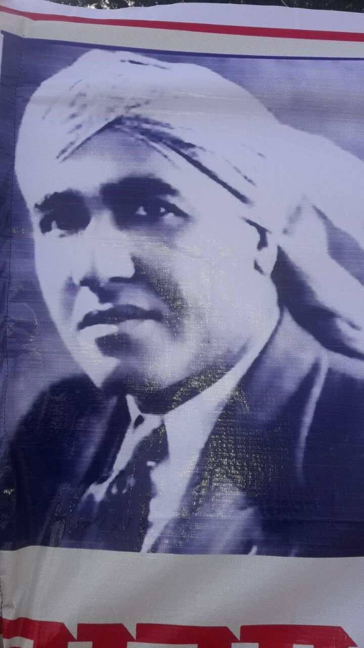 ਜਲਿਆਂਵਾਲਾ ਬਾਗ 'ਚ ਸ਼ਹੀਦ ਊਧਮ ਸਿੰਘ ਦੇ ਬੁੱਤ ਦੇ ਰਸਮੀ ਉਦਘਾਟਨ ਲਈ ਤਿਆਰ ਪੰਡਾਲ ਨੂੰ 5 ਕੁਇੰਟਲ ਫੁੱਲਾਂ ਨਾਲ ਸਜਾਇਆ ਗਿਆ। ਇਸ 11 ਫੁੱਟ ਉਚੇ ਬੁੱਤ 'ਤੇ ਕਰੀਬ 12 ਲੱਖ ਰੁਪਏ ਖਰਚ ਕੀਤੇ ਗਏ ਹਨ। 