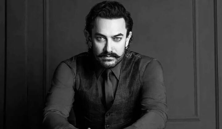 ਬਾਲੀਵੁੱਡ ਦੇ ਮਿਸਟਰ ਪਰਫੈਕਸ਼ਨਿਸਟ ਆਮਿਰ ਖਾਨ ਅੱਜ ਆਪਣਾ 53ਵਾਂ ਜਨਮ ਦਿਨ ਮਨਾ ਰਹੇ ਹਨ। ਪਦਮਸ਼੍ਰੀ ਤੇ ਪਦਮ ਭੂਸ਼ਣ ਨਾਲ ਸਨਮਾਨਿਤ ਆਮਿਰ ਖਾਨ ਨੇ 1984 'ਚ ਕੇਤਨ ਮਹਿਤਾ ਦੀ ਫਿਲਮ 'ਹੋਲੀ' ਤੋਂ ਬਾਲੀਵੁੱਡ ਵਿੱਚ ਆਪਣੇ ਕਰੀਅਰ ਦੀ ਸ਼ੁਰੂਆਤ ਕੀਤੀ ਸੀ। ਹਾਲਾਂਕਿ ਉਨ੍ਹਾਂ ਨੂੰ ਪਛਾਣ ਸਾਲ 1988 ਵਿੱਚ ਫਿਲਮ 'ਕਿਆਮਤ ਸੇ ਕਿਆਮਤ ਤਕ' ਨਾਲ ਮਿਲੀ। ਆਮਿਰ ਹਮੇਸ਼ਾ ਹੀ ਵਿਵਾਦਾਂ ਤੋਂ ਦੂਰ ਰਹਿਣਾ ਪਸੰਦ ਕਰਦੇ ਹਨ ਪਰ ਉਹ ਕਹਿੰਦੇ ਹਨ ਕਿ ਸਟਾਰ ਤੇ ਵਿਵਾਦਾਂ ਦਾ ਚੋਲੀ-ਦਾਮਨ ਦਾ ਸਾਥ ਹੁੰਦਾ ਹੈ। ਅੱਜ ਤੁਹਾਨੂੰ ਉਸ ਦੇ 5 ਵੱਡੇ ਵਿਵਾਦਾਂ ਬਾਰੇ ਦੱਸਾਂਗੇ।