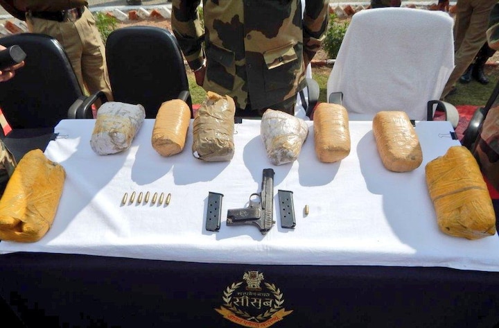 BSF recovered 10 packets of heroin, three pistols and six magazines at India-Pakistan international border ਸਰਹੱਦ 'ਤੇ ਪਹੁੰਚਿਆ ਚਿੱਟਾ ਤੇ ਅਸਲਾ