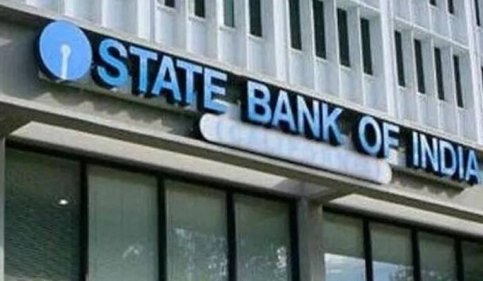 ਐਸਬੀਆਈ ਨੇ ਐਲਾਨ ਕਰਦੇ ਹੋਏ ਗਾਹਕਾਂ ਨੂੰ ਕਿਹਾ ਕਿ ਉਹ ਛੇਤੀ ਹੀ ਨਵੇਂ ਚੈੱਕਬੁੱਕ ਇਸ਼ੂ ਕਰਵਾ ਲੈਣ ਕਿਉਂਕਿ ਪੁਰਾਣੀ ਚੈੱਕਬੁੱਕ ਦਾ ਸਮਾਂ ਖਤਮ ਹੋ ਜਾਵੇਗਾ।