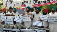 ਬੈਂਸ ਭਰਾਵਾਂ ਨੇ ਵਿਧਾਨ ਸਭਾ ਸਾਹਮਣੇ ਖੋਲ੍ਹੀ ਰੇਤ ਮਾਫੀਆ ਦੀ ਪੋਲ