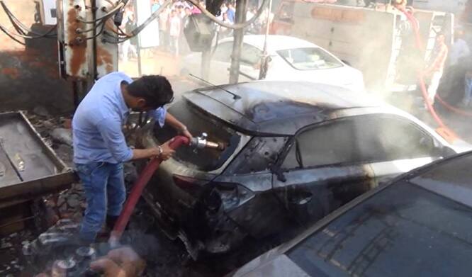 ਦੋਵਾਂ ਚੀਜ਼ਾਂ ਤੋਂ ਅੱਗ ਲੱਗਣ ਦੇ ਪੂਰੇ ਆਸਾਰ ਹਨ, ਪਰ ਅਸਲ ਕਾਰਨਾਂ ਦਾ ਹਾਲੇ ਤਕ ਪਤਾ ਨਹੀਂ ਹੈ।