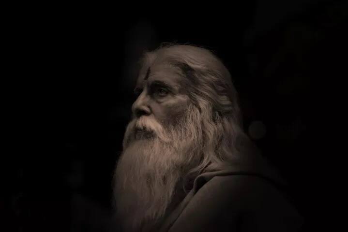 ਅਮਿਤਾਭ ਛੇਤੀ ਹੀ ਦਿੱਗਜ ਅਦਾਕਾਰਾ ਰਿਸ਼ੀ ਕਪੂਰ ਨਾਲ ਫਿਲਮ '102 ਨਾਟ ਆਉਟ' ਵਿੱਚ ਨਜ਼ਰ ਆਉਣਗੇ।