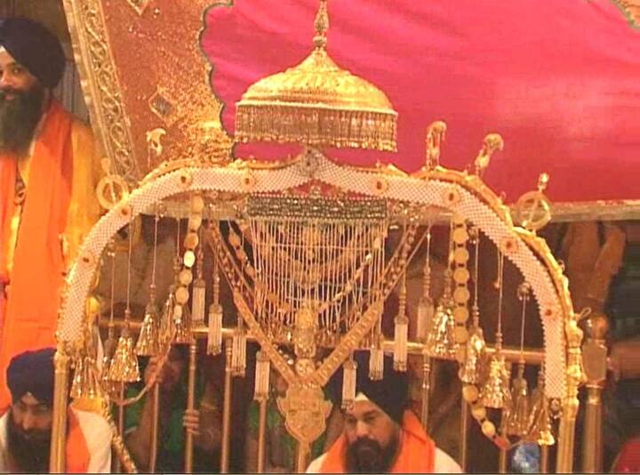 ਜਥੇਦਾਰ ਸ਼੍ਰੀ ਅਕਾਲ ਤਖ਼ਤ ਸਾਹਿਬ ਨੇ ਸੰਗਤ ਨੂੰ ਜਿਥੇ ਸ੍ਰੀ ਗੁਰੂ ਤੇਗ ਬਹਾਦਰ ਸਾਹਿਬ ਦੇ ਪ੍ਰਕਾਸ਼ ਪੁਰਬ ਦੀ ਵਧਾਈ ਦਿਤੀ, ਉੱਥੇ ਹੀ ਇਹ ਸੰਦੇਸ਼ ਵੀ ਦਿੱਤਾ ਕਿ ਸ੍ਰੀ ਗੁਰੂ ਤੇਗ ਬਹਾਦਰ ਸਾਹਿਬ ਜੀ ਦੀ ਅੰਮ੍ਰਿਤਮਈ ਬਾਣੀ ਜੀਵਨ ਵਿੱਚ ਵਸਾ ਕੇ ਗੁਰਬਾਣੀ ਅਨੁਸਾਰ ਜੀਵਨ ਜੀਣਾ ਚਾਹੀਦਾ ਹੈ।