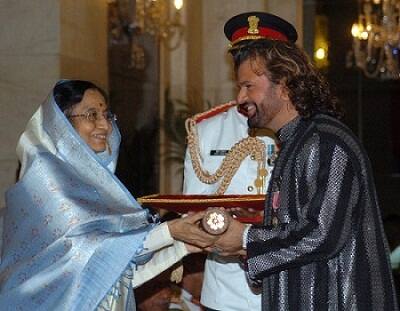 ਆਪਣੇ ਹੁਨਰ ਕਰ ਕੇ ਹੰਸਰਾਜ ਨੂੰ ਪਦਮ-ਸ਼੍ਰੀ ਸਨਮਾਨ ਵੀ ਮਿਲ ਚੁੱਕਿਆ ਹੈ।