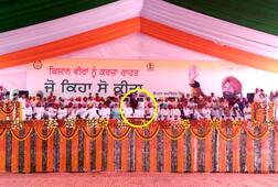 ਹੈਲੀਕਾਪਟਰ ਦੇ ਝੂਟੇ ਲੈਣ ਗਿੱਝੇ ਕੈਪਟਨ ਦੀ ਰਹਿ ਗਈ ਕੁਰਸੀ ਖਾਲੀ ..!