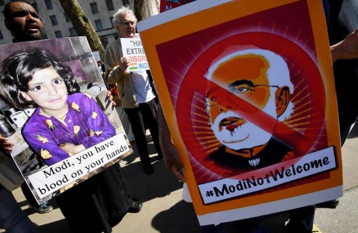 ਤੁਹਾਨੂੰ ਦੱਸ ਦੇਈਏ ਕਿ ਮੋਦੀ ਨੂੰ ਇੱਕ ਵਾਰ ਇੰਗਲੈਂਡ ਨੇ ਬੈਨ ਕਰ ਦਿੱਤਾ ਸੀ। ਇਸ ਪਿੱਛੇ ਮੋਦੀ ਦਾ ਬਤੌਰ ਮੁੱਖ ਮੰਤਰੀ 2002 ਦੇ ਗੁਜਰਾਤ ਦੰਗਿਆਂ ਵਿੱਚ ਤਕਰੀਬਨ 1,000 ਬੇਗੁਨਾਹ ਲੋਕਾਂ ਦੀ ਮੌਤ ਹੋਣ ਪਿੱਛੇ ਕਥਿਤ ਸ਼ਮੂਲੀਅਤ ਹੋਣਾ ਮੁੱਖ ਕਾਰਨ ਸੀ। 