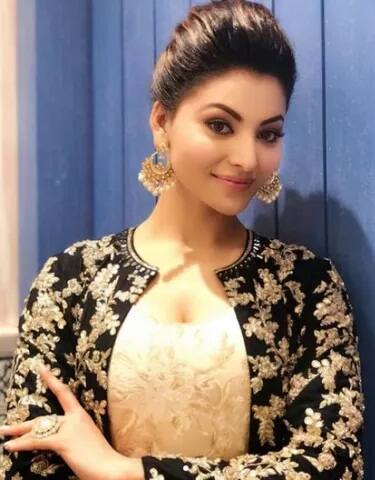 ਖ਼ਬਰ ਹੈ ਕਿ ਪਾਰਟੀ ’ਚ ਦੋਵਾਂ ਨੇ ਇੱਕ ਦੂਜੇ ਨਾਲ ਇਸ਼ਾਰੇਬਾਜ਼ੀ ਵੀ ਕੀਤੀ।