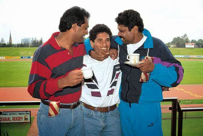 2. ਮਾਂ ਤੋਂ ਨਹੀਂ ਵੱਡੇ ਭਰਾ ਨਿਤਿਨ ਤੋਂ ਡਰਦੇ ਸੀ ਸਚਿਨ- ਫ਼ਿਲਮ ਵਿੱਚ ਦਿਖਾਇਆ ਗਿਆ ਹੈ ਕਿ ਸਚਿਨ ਬਚਪਨ ਵਿੱਚ ਆਪਣੇ ਵੱਡੇ ਭਰਾ ਨਿਤਿਨ ਤੇਂਦੁਲਕਰ ਤੋਂ ਡਰਦੇ ਸੀ। ਇੱਕ ਸੀਨ ਵਿੱਚ ਸਚਿਨ ਘਰ ਦੇ ਬਾਹਰ ਬੱਚਿਆਂ ਨਾਲ ਖੇਡ ਰਹੇ ਹਨ ਤੇ ਉਨ੍ਹਾਂ ਦੀ ਮਾਂ ਆਵਾਜ਼ ਦਿੰਦੀ ਹੈ ਪਰ ਉਹ ਨਹੀਂ ਸੁਣਦੇ। ਇਸ ਤੋਂ ਬਾਅਦ ਜਿਵੇਂ ਹੀ ਸਚਿਨ ਦੇ ਭਰਾ ਨਿਤਿਨ ਤੇਂਦੁਲਕਰ ਬੁਲਾਉਂਦੇ ਹਨ, ਤਾਂ ਉਹ ਤੁਰੰਤ ਭੱਜੇ ਅੰਦਰ ਜਾਂਦੇ ਹਨ। 