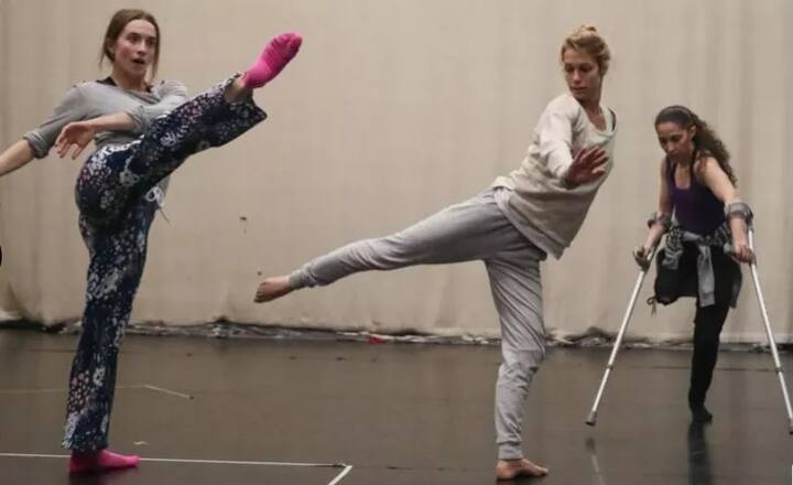 ਡਾਂਸ ਕੰਪਨੀ ਨੇ ਇੰਡਸਟ੍ਰੀ ਦੇ ਪ੍ਰਸਿੱਧ ਲੋਕਾਂ ਨਾਲ ਵੀ ਕੰਮ ਕੀਤਾ ਹੋਇਆ ਹੈ। 