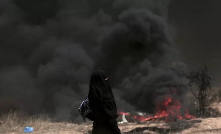 ਗਾਜਾ ਸਰਹੱਦ ’ਤੇ ਜਦੋਂ ਤੋਂ ਫਲਸਤੀਨੀਆਂ ਦਾ ਪ੍ਰਦਰਸ਼ਨ ਸ਼ੁਰੂ ਹੋਇਆ ਹੈ, ਉਦੋਂ ਤੋਂ ਹੁਣ ਤਕ ਇਜ਼ਰਾਈਲੀ ਫੌਜ ਨਾਲ ਸੰਘਰਸ਼ ਦੌਰਾਨ ਕਰੀਬ 40 ਫਲਸਤੀਨੀਆਂ ਦੀ ਮੌਤ ਹੋ ਚੁੱਕੀ ਹੈ। 