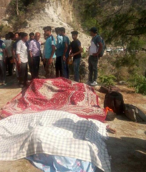 ਗੁਰਦਾਸਪੁਰ ਦੇ 13 ਸ਼ਰਧਾਲੂਆਂ ਨਾਲ ਹਾਦਸਾ, 6 ਮੌਤਾਂ 7 ਫੱਟੜ ਗੁਰਦਾਸਪੁਰ ਦੇ 13 ਸ਼ਰਧਾਲੂਆਂ ਨਾਲ ਹਾਦਸਾ, 6 ਮੌਤਾਂ 7 ਫੱਟੜ