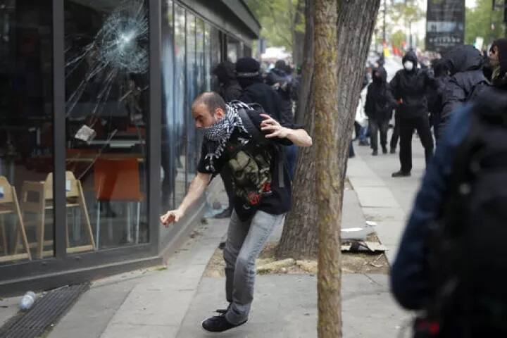 ਯਾਦ ਰਹੇ ਕਿ ਪਹਿਲੀ ਮਈ ਨੂੰ ਮਜ਼ਦੂਰ ਦਿਵਸ ਮਨਾਇਆ ਜਾਂਦਾ ਹੈ ਤੇ ਇਸ ਦਿਨ ਦੁਨੀਆ ਭਰ ਵਿੱਚ ਵੱਖ-ਵੱਖ ਜਗ੍ਹਾ ਪ੍ਰਦਰਸ਼ਨ ਹੁੰਦੇ ਹਨ।