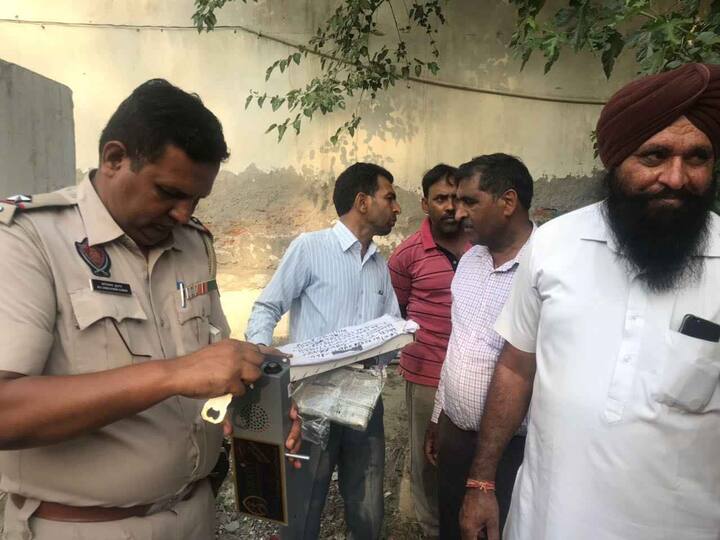 ਪਾਰਸਲ ਵਿੱਚ ਬੰਦ ਸ਼ਟਰ ਪ੍ਰੋਟੈਕਸ਼ਨ ਯੰਤਰ ਬਠਿੰਡਾ ਦੇ ਲਹਿਰਾ ਮੁਹੱਬਤ ਤੋਂ ਉੱਤਰ ਪ੍ਰਦੇਸ਼ ਦੇ ਵਰਿੰਦਾਵਨ ਭੇਜਿਆ ਜਾ ਰਿਹਾ ਸੀ।