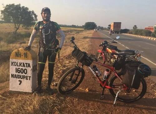 25 ਸਾਲਾਂ ਦੀ ਸ਼ਿਤਿਜ ਵਿਚਾਰੇ ਪੁਣੇ ਦਾ ਰਹਿਣ ਵਾਲਾ ਹੈ।