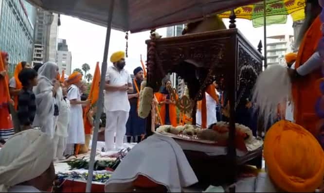 ਬੱਚੇ, ਜਵਾਨ ਤੇ ਬਜ਼ੁਰਗ ਹਰ ਕੋਈ ਵਾਹਿਗੁਰੂ-ਵਾਹਿਗੁਰੂ ਦਾ ਜਾਪ ਕਰਦਾ ਦਿਖਾਈ ਦਿੱਤਾ। 