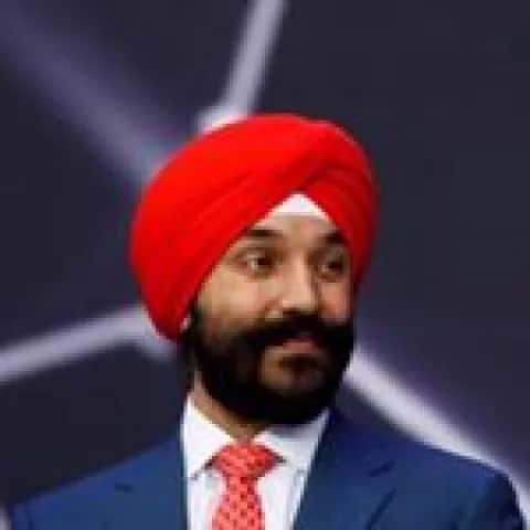 ਇਸ ’ਤੇ ਅਮਰੀਕੀ ਅਧਿਕਾਰੀਆਂ ਨੇ ਗ਼ਲ਼ਤੀ ਮੰਨਦਿਆਂ ਉਨ੍ਹਾਂ ਕੋਲੋਂ ਮਾਫ਼ੀ ਮੰਗੀ। ਬੈਂਸ ਨੇ ਇਹ ਮਾਫ਼ੀ ਸਵੀਕਾਰ ਕਰ ਲਈ ਹੈ।