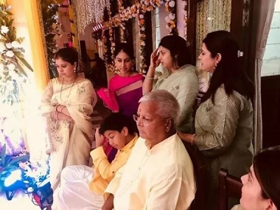  ਤੇਜ ਪ੍ਰਤਾਪ ਯਾਦਵ ਦੇ ਵਿਆਹ 'ਚ ਸ਼ਰੀਕ ਹੋਣ ਲਈ ਤਿੰਨ ਦਿਨ ਦੀ ਪੈਰੋਲ ਤੇ ਆਏ ਲਾਲੂ ਪ੍ਰਸਾਦ ਯਾਦਵ ਨੂੰ 6 ਹਫਤੇ ਦੀ ਅੰਤ੍ਰਿਮ ਜ਼ਮਾਨਤ ਵੀ ਮਿਲ ਗਈ ਹੈ।