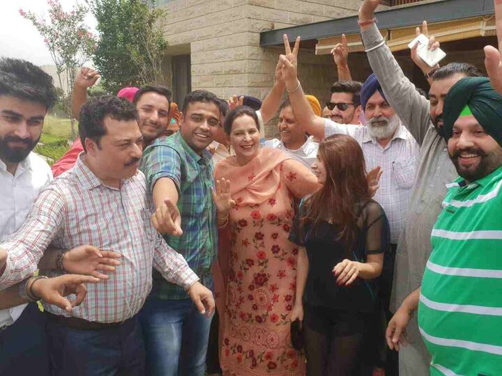 ਪੁਲਿਸ ਰਿਕਾਰਡ ਅਨੁਸਾਰ ਸੜਕ ਤੋਂ ਗੱਡੀ ਹਟਾਉਣ ਦੇ ਮਾਮਲੇ ਨੂੰ ਲੈ ਕੇ ਸਿੱਧੂ ਤੇ ਉਸ ਦੇ ਦੋਸਤ ਰੁਪਿੰਦਰ ਸੰਧੂ ਦਾ ਗੁਰਨਾਮ ਸਿੰਘ ਨਾਲ ਝਗੜਾ ਹੋਇਆ ਸੀ। ਦੋਸ਼ ਇਹ ਸੀ ਕਿ ਸੰਧੂ ਵੱਲੋਂ ਮਾਰ ਗਏ ਘਸੁੰਨ ਕਾਰਨ ਗੁਰਨਾਮ ਸਿੰਘ ਦੀ ਮੌਤ ਹੋ ਗਈ ਸੀ।