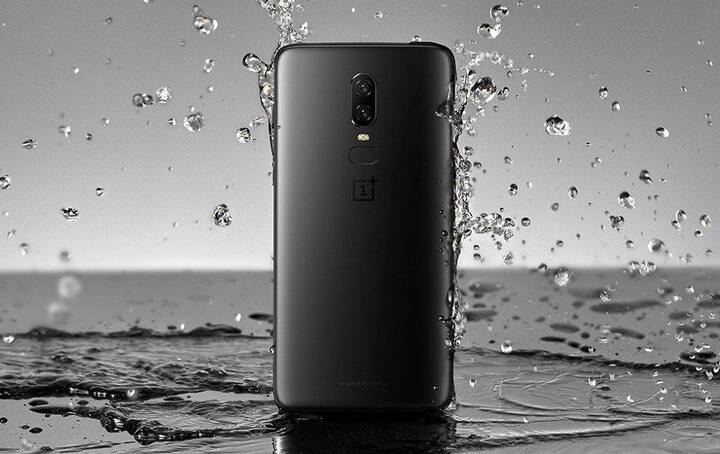 ਪ੍ਰੋਸੈੱਸਰ- ਵਨਪਲੱਸ 6 ਦੋ ਰੈਮ ਵਿਕਲਪ ਯਾਨੀ 6GB/8GB ਨਾਲ ਆਉਂਦਾ ਹੈ, ਜਦਕਿ ਇੰਟਰਨਲ ਸਟੋਰੇਜ 64GB/128GB/256GB ਦੇ ਵਿਕਲਪ ਆਉਂਦੇ ਹਨ। ਸੈਮਸੰਗ ਗੈਲਕਸੀ ਐਸ 9+ ਵਿੱਚ 6 ਜੀਬੀ ਰੈਮ ਤੇ 64GB/128GB/256GB ਇੰਟਰਨਲ ਸਟੋਰੇਜ ਦੇ ਵਿਕਲਪ ਆਉਂਦੇ ਹਨ। ਆਈਫ਼ੋਨ ਐਕਸ ਵਿੱਚ 3 ਜੀਬੀ ਰੈਮ ਤੇ 64GB/256GB ਇੰਟਰਨਲ ਸਟੋਰੇਜ ਦਿੱਤੀ ਗਈ ਹੈ। 