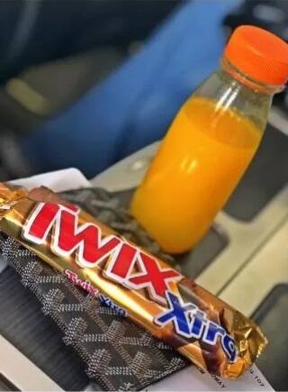 ਇਹ ਚਾਕਲੇਟ ਤੇ ਜੂਸ ਦੀਪਿਕਾ ਨੂੰ ਬਹੁਤ ਪਸੰਦ ਹੈ। ਦੀਪਿਕਾ ਕੁਕੀਜ਼ ਦੀ ਵੀ ਸ਼ੌਕੀਨ ਹੈ।